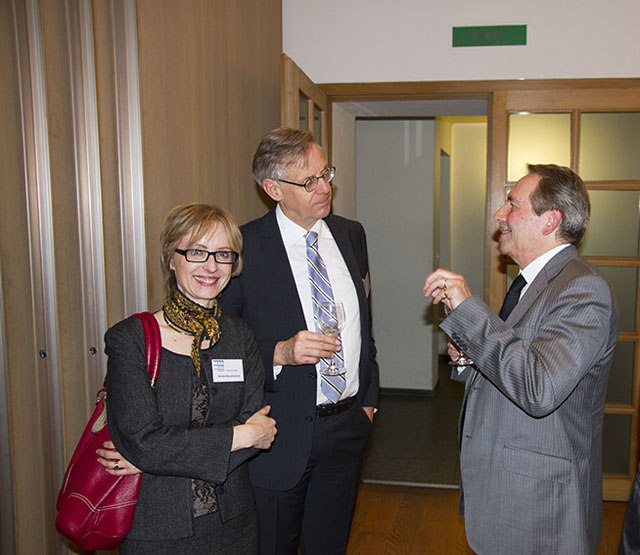 «Die Schweizer Vertretungen im Ausland - Les représentations suisses à l’étranger «Die Schweizer Vertretungen im Ausland - Les représentations suisses à l’étranger