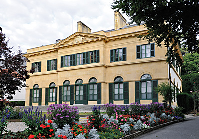 Palais néo-classique au Faubourg de l'Hôpital