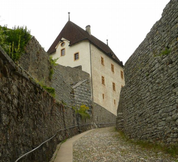 3 Le château de Valangin