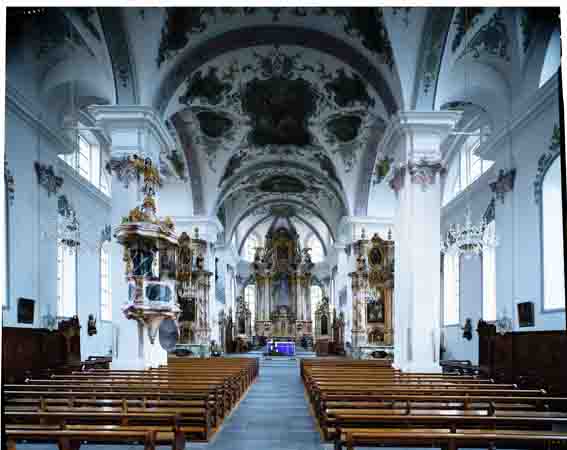 Inneres der Pfarrkirche Sankt Peter und Paul in Sarnen